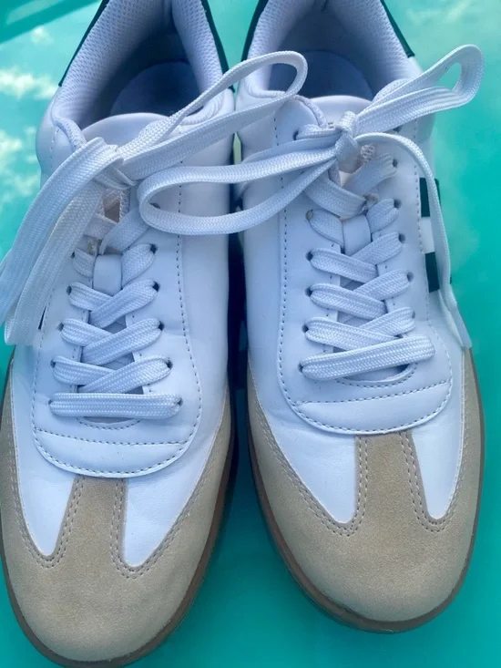 Tommy Hilfiger White Sneakers with Beige Suede & Dark Green Heel - Picture 2 of 8